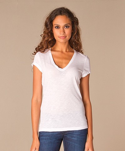 Mellow Rose V-neck T-shirt - White