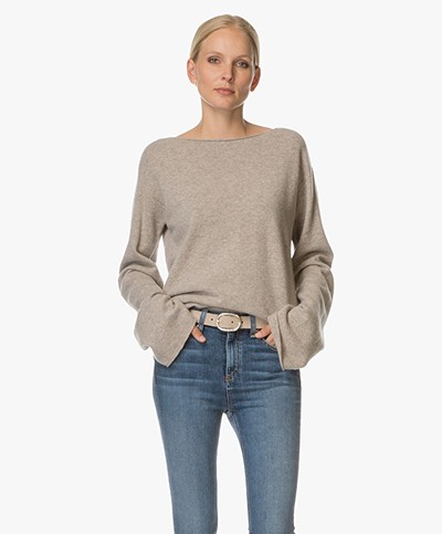 Fine Edge Sweater with Trumper Sleeves - Taupe