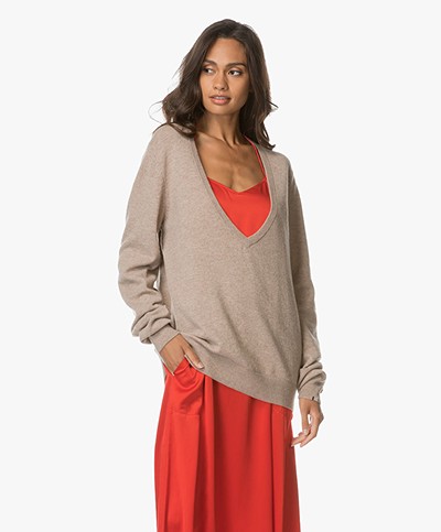 Extreme Cashmere n°38 Be Low Cashmere V-neck Sweater - Sand 
