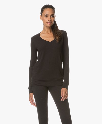 BRAEZ Ultra-soft Jersey V-neck Sweater - Black