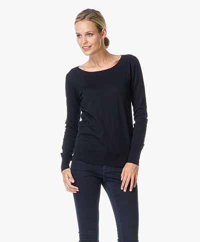 Closed R-neck Pullover in Cotton/Cashmere Blend- Navy