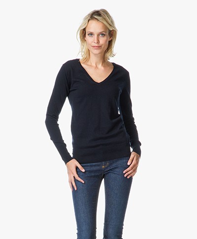 Closed V-neck Pullover in Cotton/Cashmere Blend - Navy